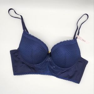 Daisy Fuentes Bra - 34C